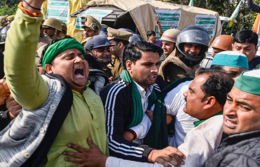 महामाया फ्लाइओवर पर फिर जाम, किसान बोले-एक इंच भी पीछे ना हटें, गिरफ्तारी देते रहेंगे