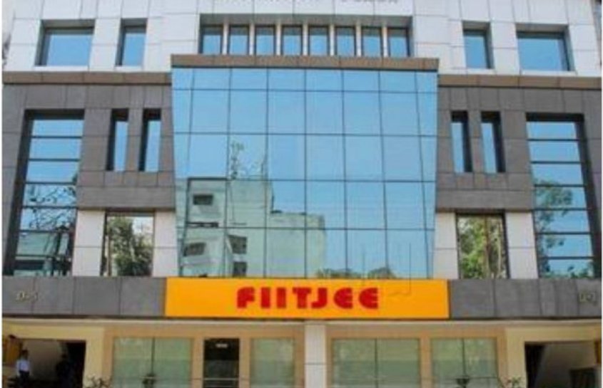 FIITJEE का RDC सेंटर बंद, लाखों एडवांस देकर फंसे पेरेंट्स, DIOS ने कराई FIR