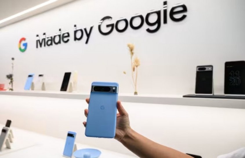 नोएडा में Google Pixel Company को झटका, लाखों रुपये के मोबाइल गायब