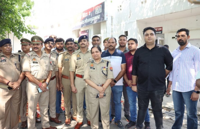 पुलिस कमिश्नर लक्ष्मी सिंह ने कहा- स्थानीय कोतवाली और चौकी इंचार्ज की भी संलिप्ता की जांच होगी