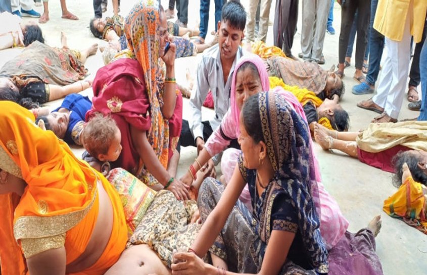 Stampede At Bhole Babas Satsang In Hathras 40 Dead हाथरस में दर्दनाक घटना भोले बाबा के 8892