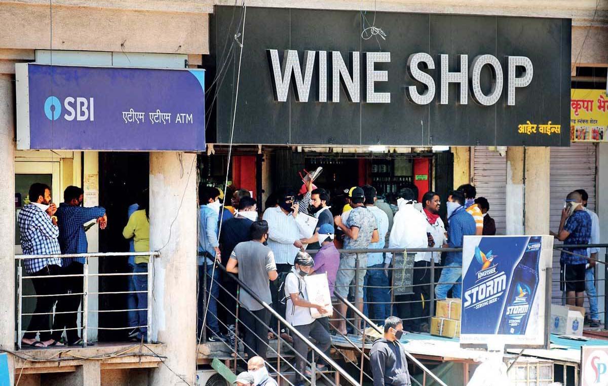 गौतमबुद्ध नगर: मनमाने ढंग से खोली जा रही हैं शराब की दुकान, लोग परेशान, सुनने वाला कोई नहीं